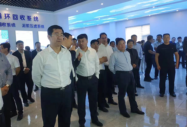 賈汪區(qū)區(qū)領(lǐng)導(dǎo)蒞臨瑞杰機械指導(dǎo)工作！